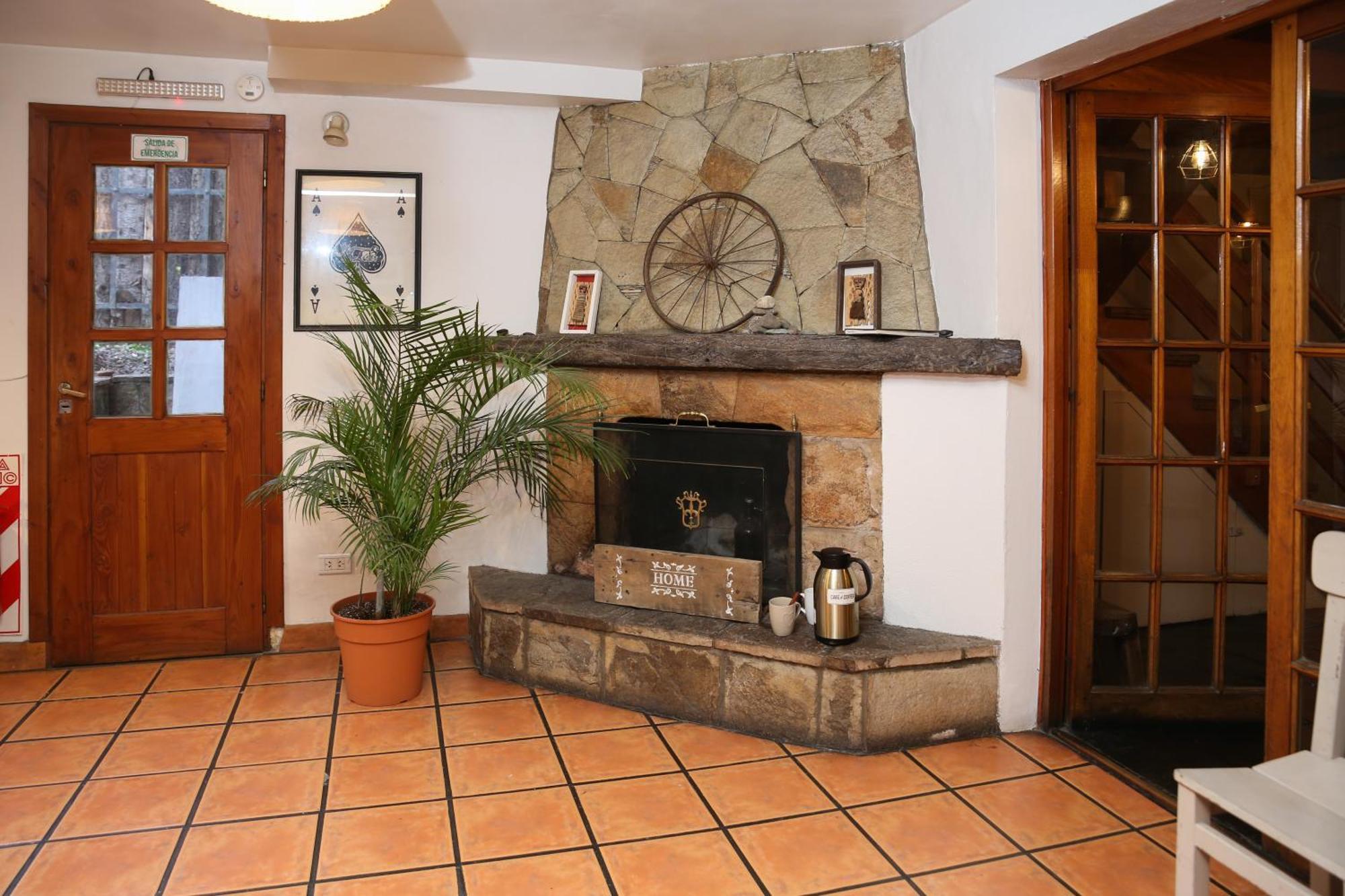 סן קרלוס דה ברילוצ'ה La Justina Hostel מראה חיצוני תמונה